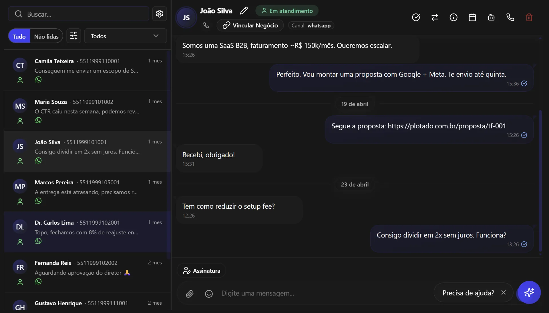 Central de atendimento no WhatsApp da plotado: lista de conversas, filas, etiquetas e conversa em andamento